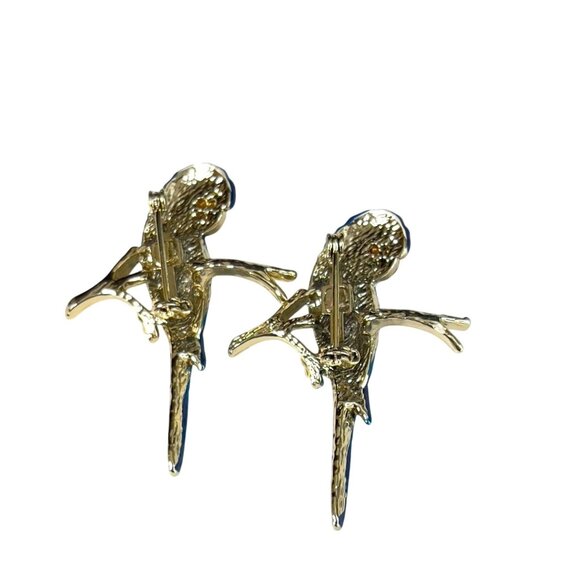 Pair of Blue & White Parrot Macaw Rhinestone Brooch Pins Gold Tone Branches - Picture 4 of 7